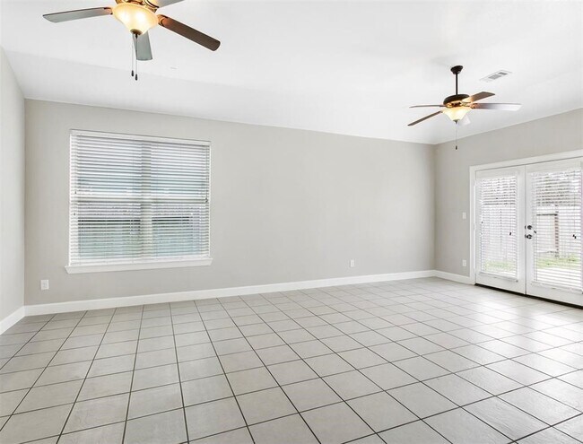 Photo - 304 Country Crossing Cir