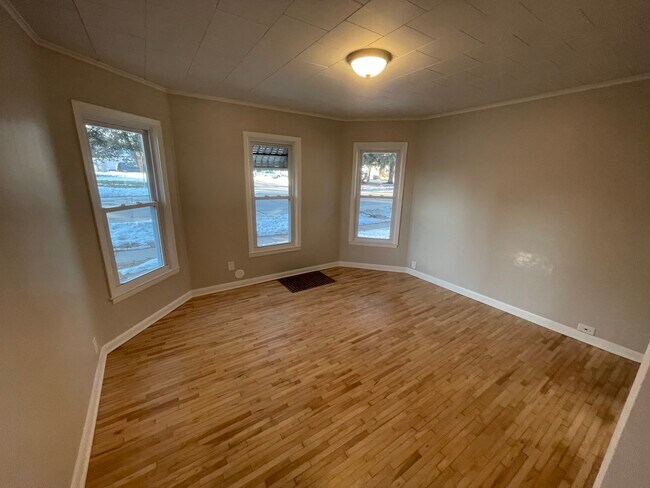 Photo - 184 N Washington St