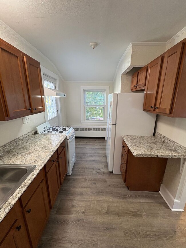 Building Photo - 17 Essex St Unit Apt. A