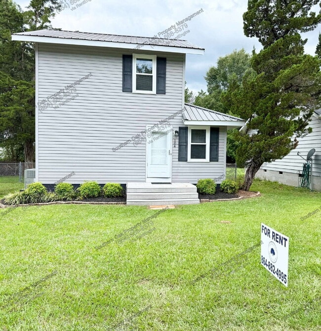 Building Photo - 104 Caron Ln