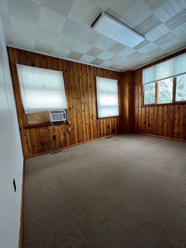 Photo - Oakdale - U-Shape Building Unit 6