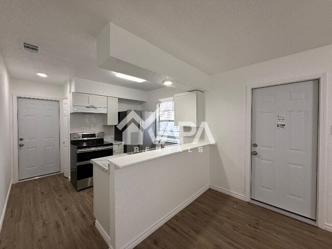 Photo - 7131 Rolling Hills Ln