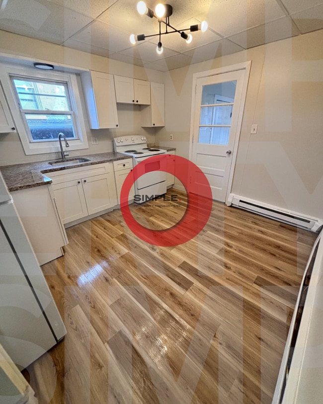 Building Photo - 343 Chestnut St Unit 343A Chestnut Street