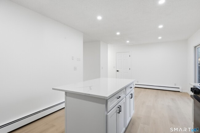 Photo - 70 Victoria Ct