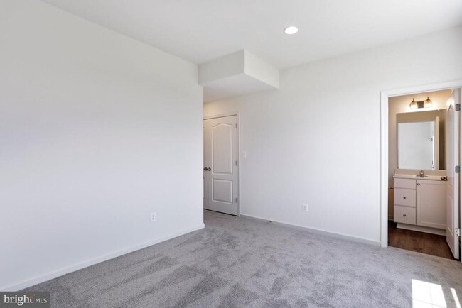 Photo - 88 Mossdale Blvd