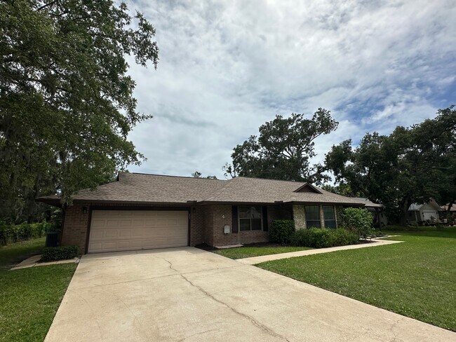 4 Fairgreen Ave