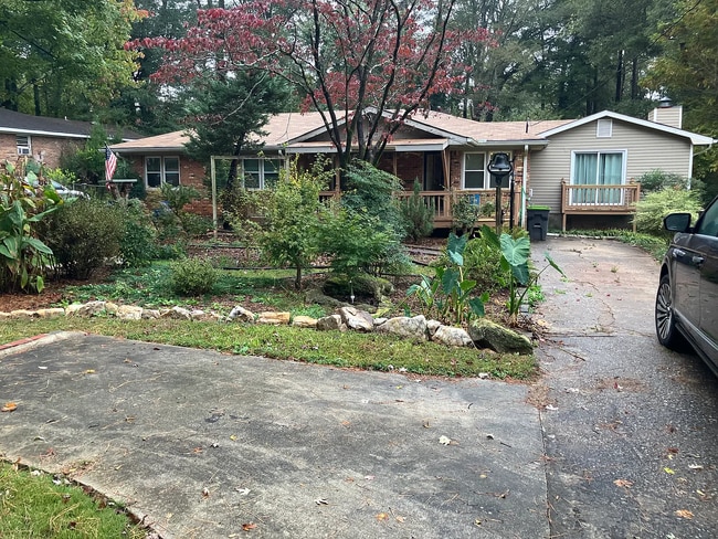 Building Photo - Room in Duplex on Vonda Ln SW