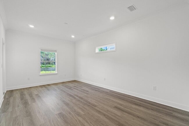 Photo - 212 Kara Lake Dr