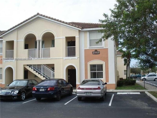 Building Photo - 2900 SE 17th Ave Unit 100