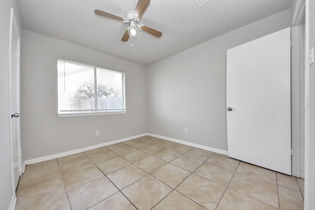 Photo - 1911 Hammerwood Dr