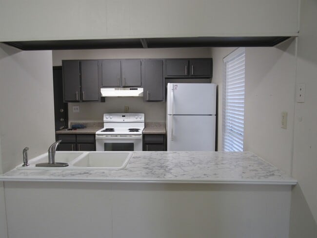 Photo - 2401 E Frost St