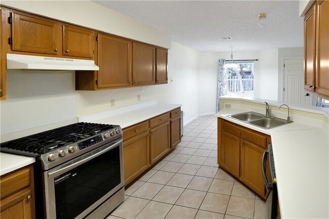 Photo - 1107 Dover Pass