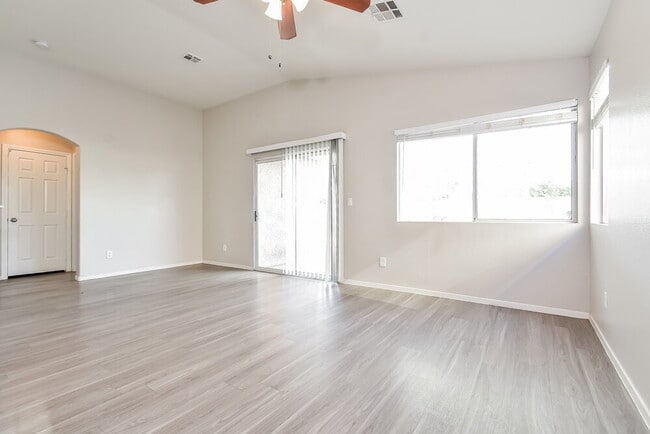 Photo - 9023 Edgeworth Pl