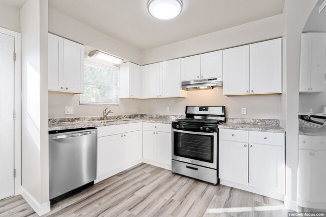 Building Photo - Westfield townhomes