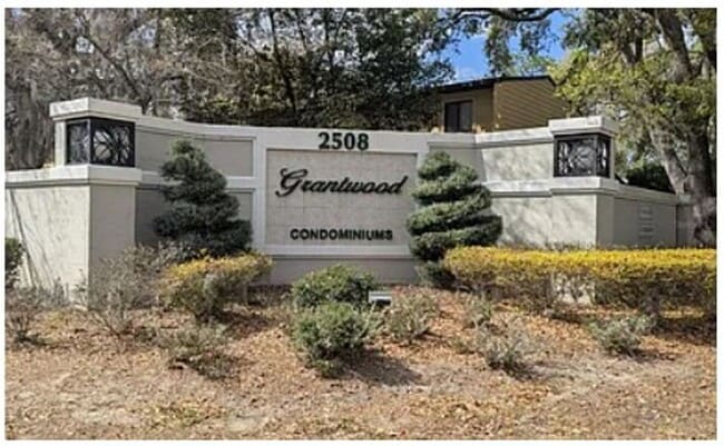 Building Photo - C2508-C15 Grantwood Unit 1