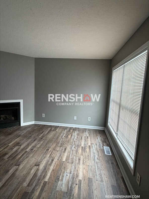 Photo - 165 Cloverdale St