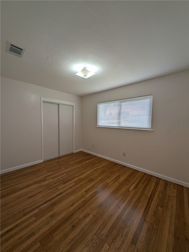 Photo - 877 Pearl Dr