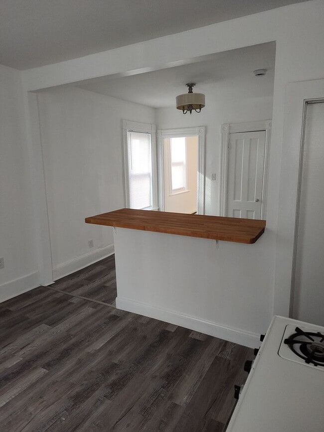 Building Photo - W. Hancock (282-284) Unit 4