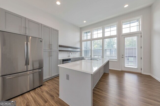 Photo - 910 Brees Ct