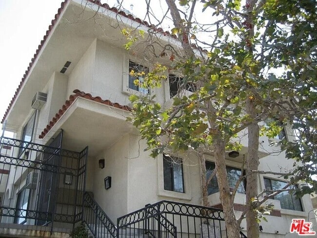 Building Photo - 3648 Motor Ave Unit 103 Rental