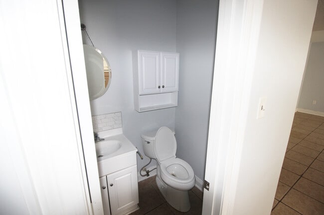 Photo - 5014 Newlands St