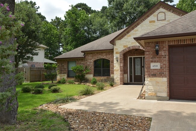 Building Photo - 6510 Durango Dr