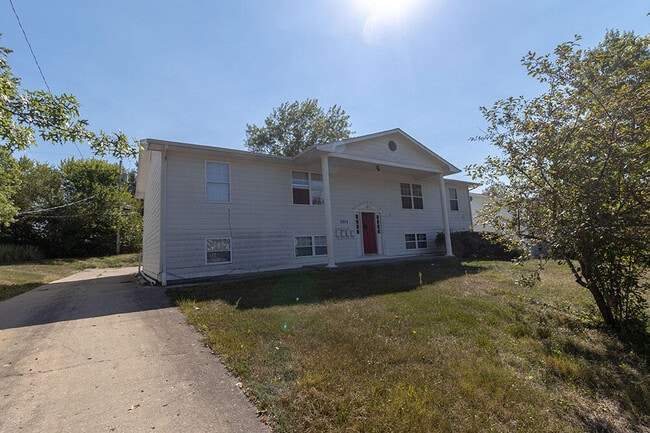 Building Photo - 2924 Leeway Dr Rental