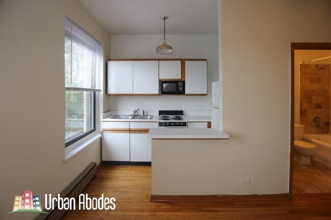 Photo - 633 W Barry Ave Unit A07C