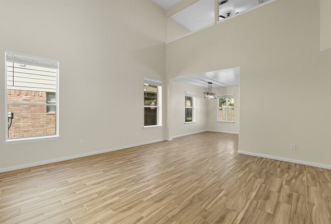 Photo - 2439 Pinpoint Dr