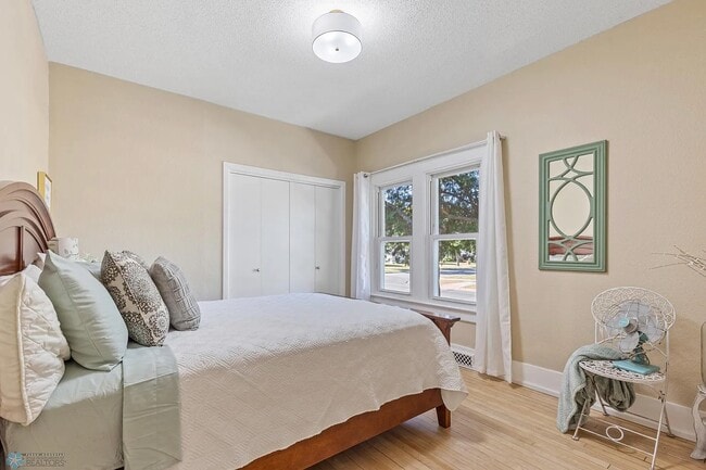 Photo - 1545 4th Ave S