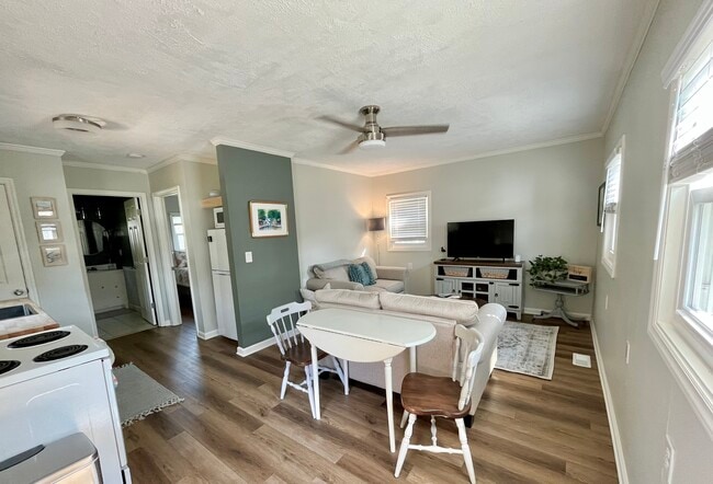 302 Norton St Unit Guest House Apartment