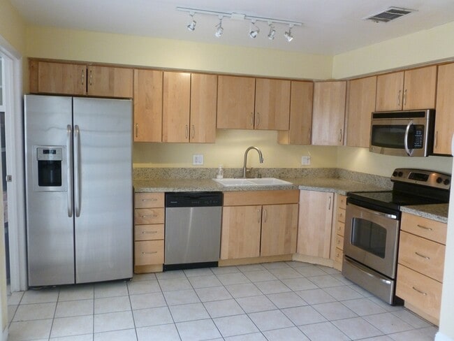 Photo - 700 Fernwood Ln