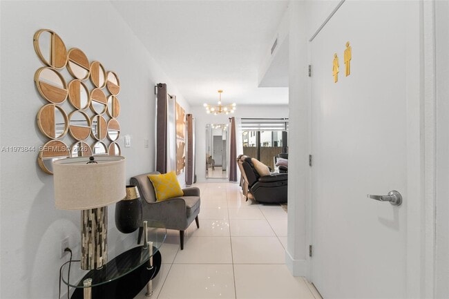 Photo - 206 NW 11th Ct