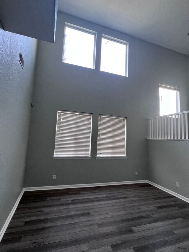 Large, Refreshed Shadow Lakes Home House Rental in Brentwood, CA