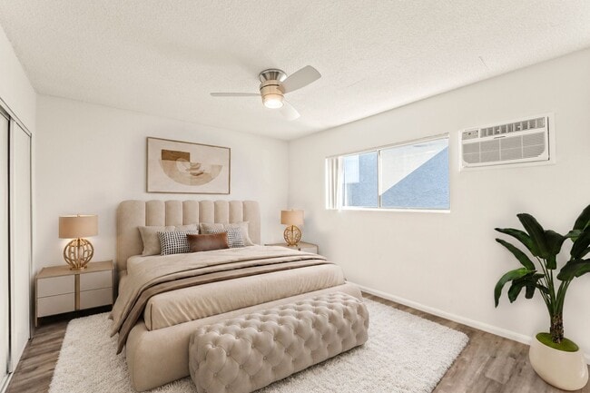 714 W Knoll Dr Unit 04