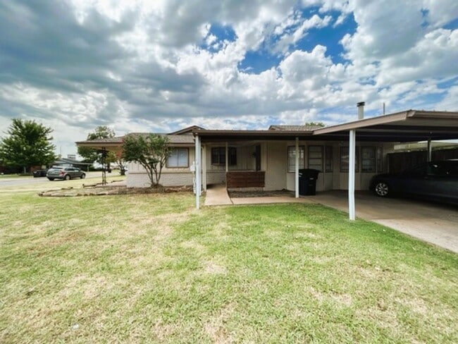 Photo - 107 NE 6th St