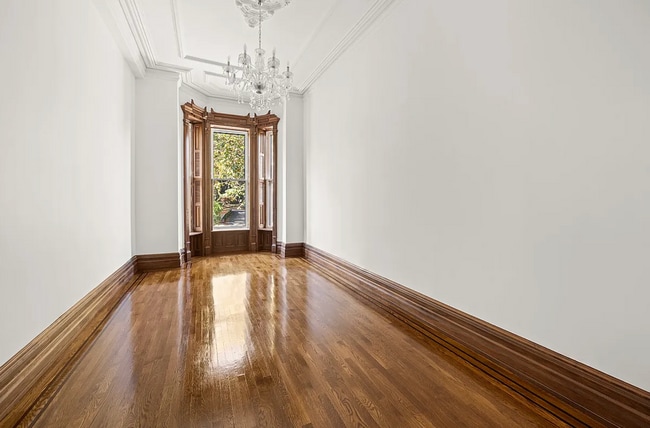 Photo - 323 Washington Ave Unit 1