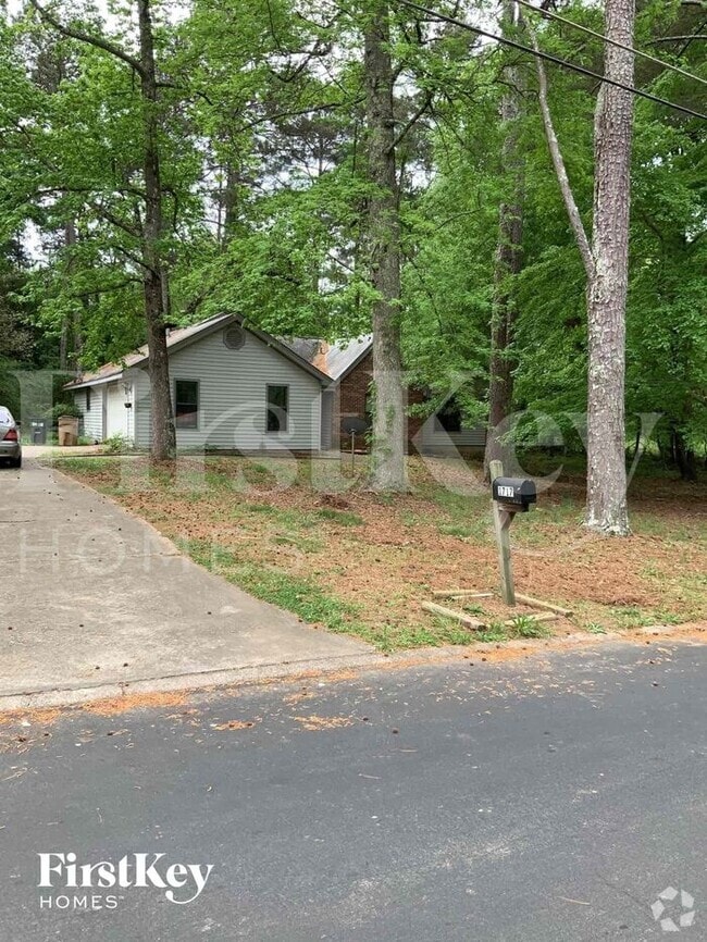 Building Photo - 1717 Pinto Trail Rental