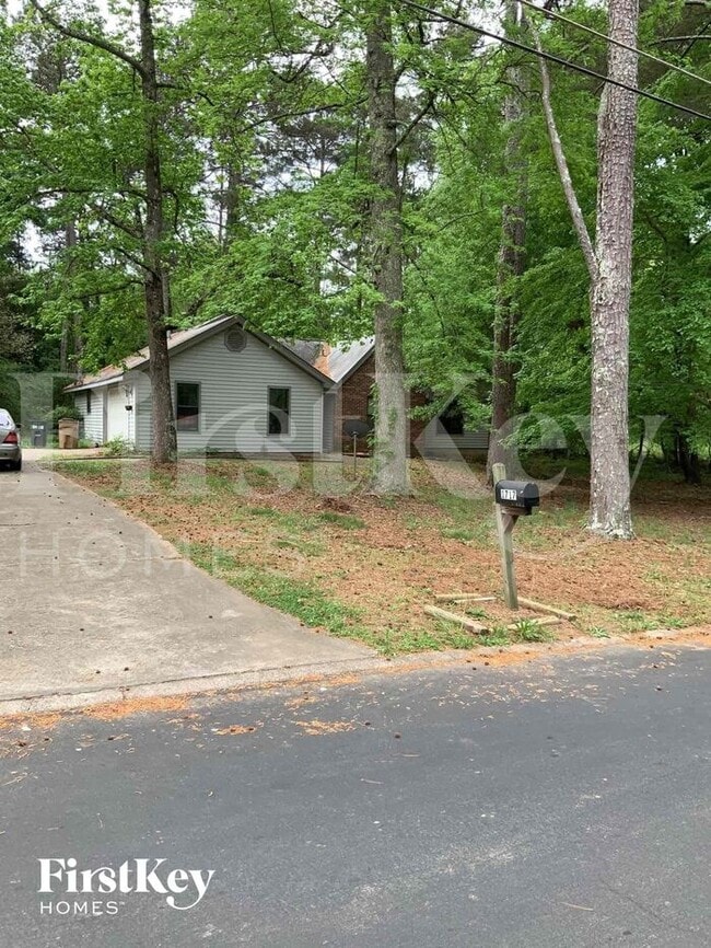 Building Photo - 1717 Pinto Trail Rental