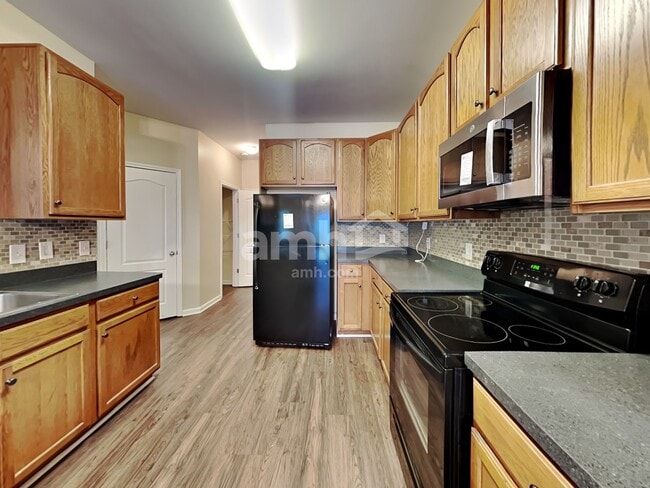 Photo - 16 Creekside Way