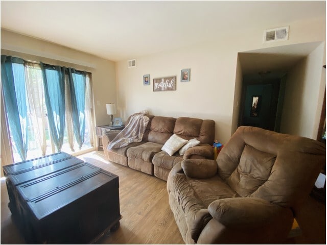Photo - Lombard Heights Apartments
