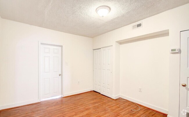 Building Photo - 2306 Fleet St Unit 2 Rental