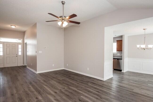 Photo - 11518 Larix Dr