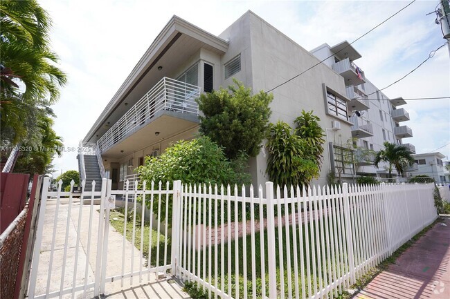 Building Photo - 8321 Crespi Blvd Unit 1 Rental