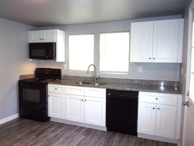 Photo - 307A Hall St