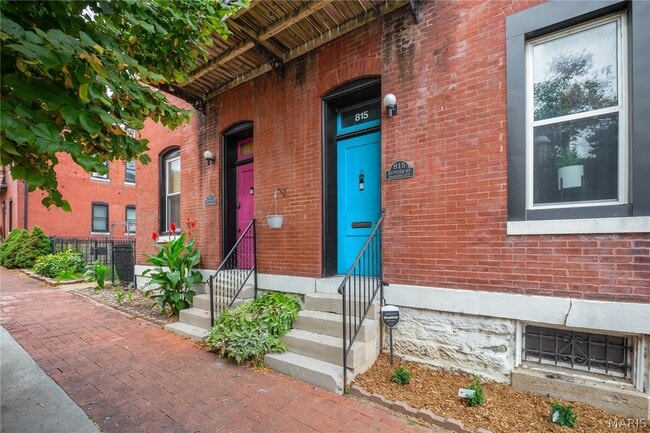 Photo - 815 Rutger St