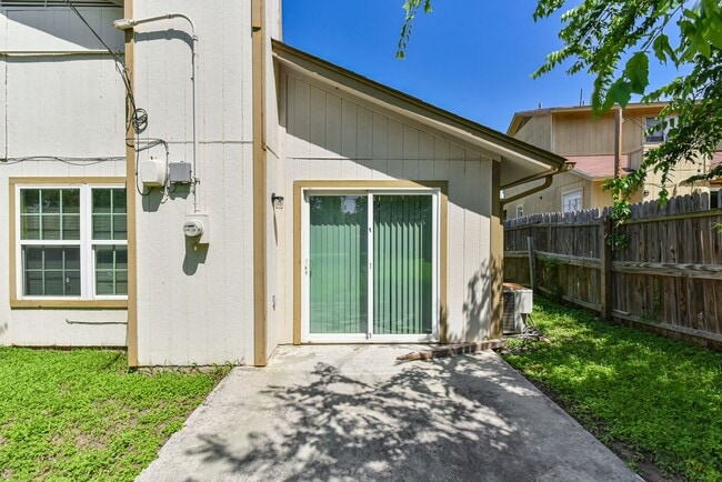 Photo - Cozy Living Awaits, 2BR/2BA Townhome with Fireplace Unit 1149 Royal Crest Dr