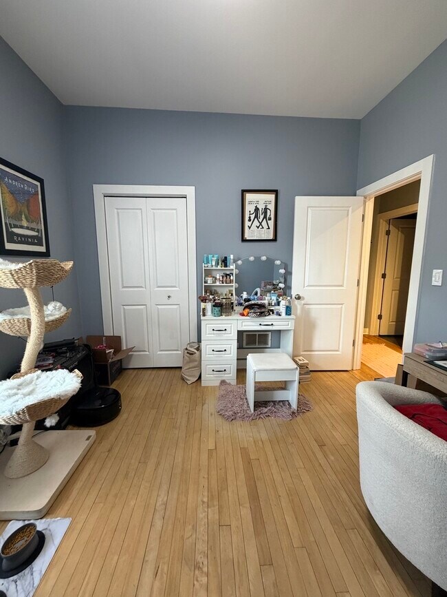 Photo - 3607 N Lakewood Ave Unit 2S