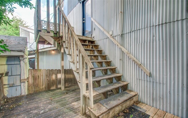 Building Photo - 5313 Palmetto St Unit True