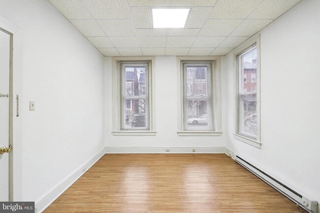 Photo - 136 E Lemon St